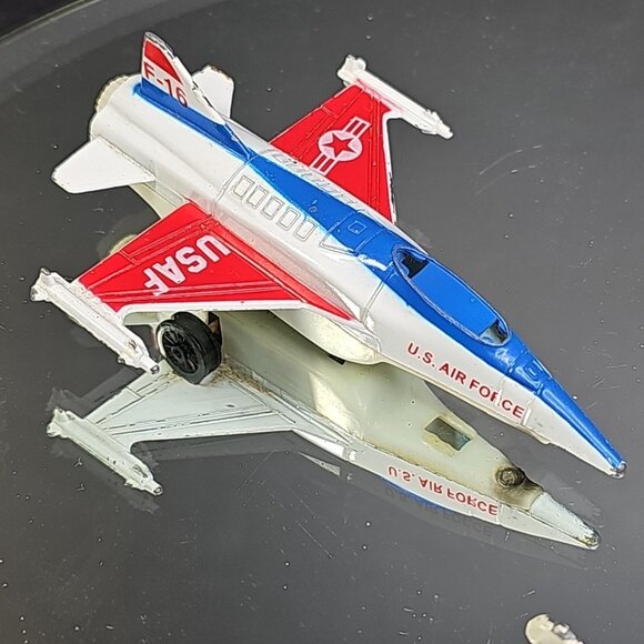 Diecast Planes 5pcs For Parts Or Repair Spaceshuttle DC-10 VC-10 Ertl Hong Kong - Picture 12 of 15
